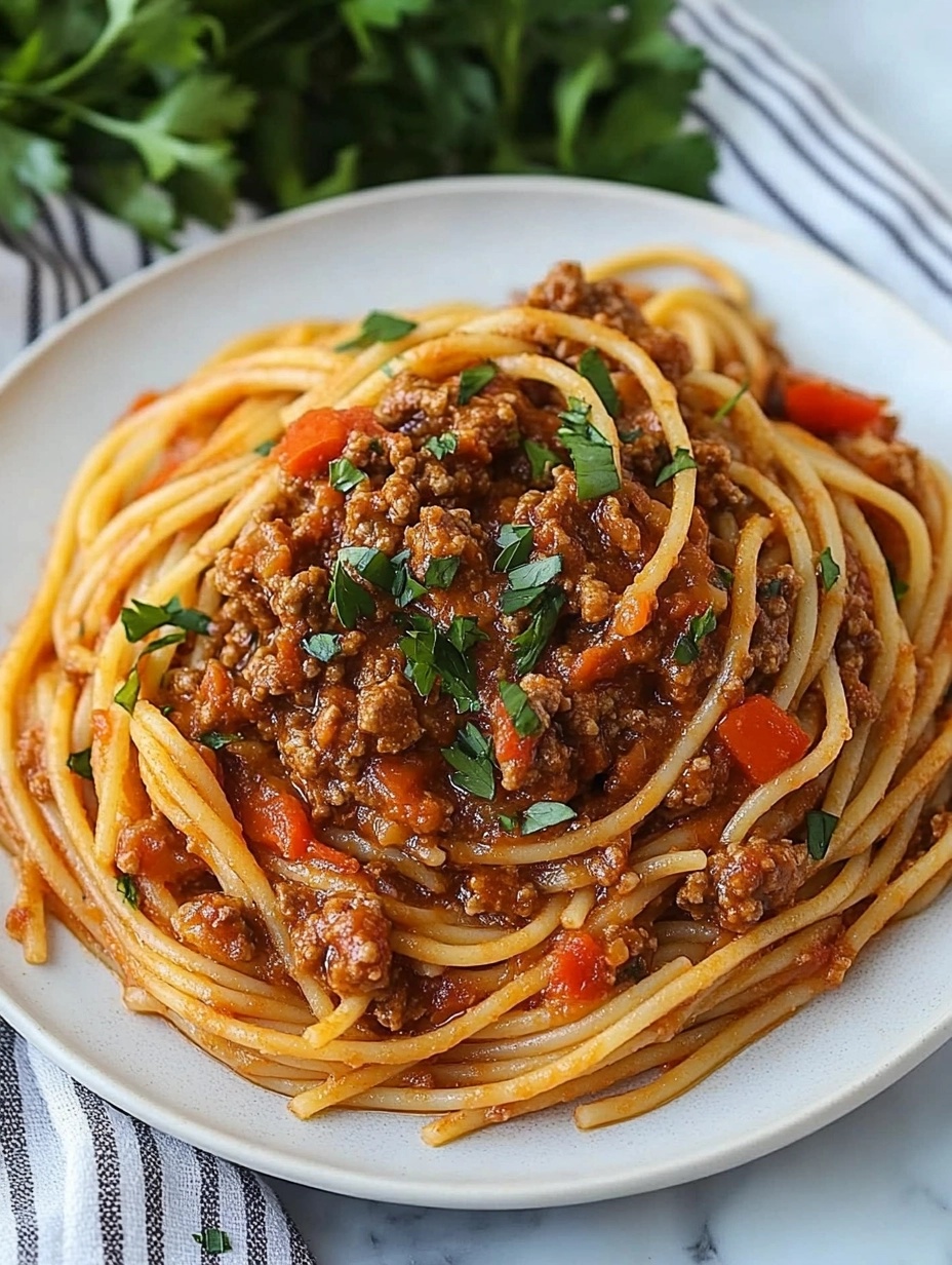 Classic Spaghetti with Ground Beef Sauce: A Hearty, Flavorful Dinner Delight