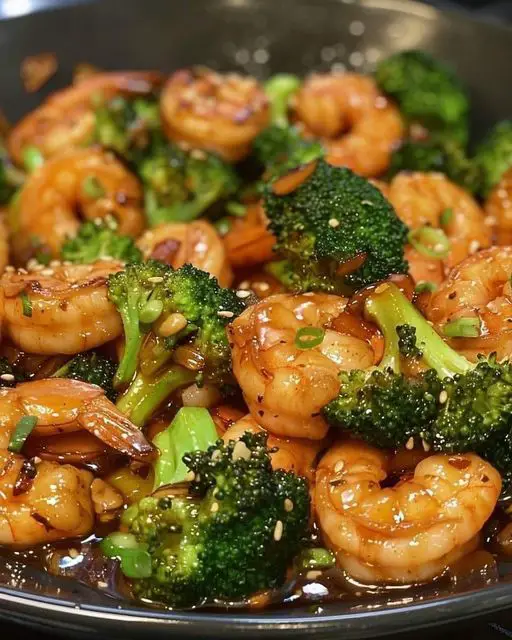 Spicy Garlic Shrimp and Broccoli Stir-Fry