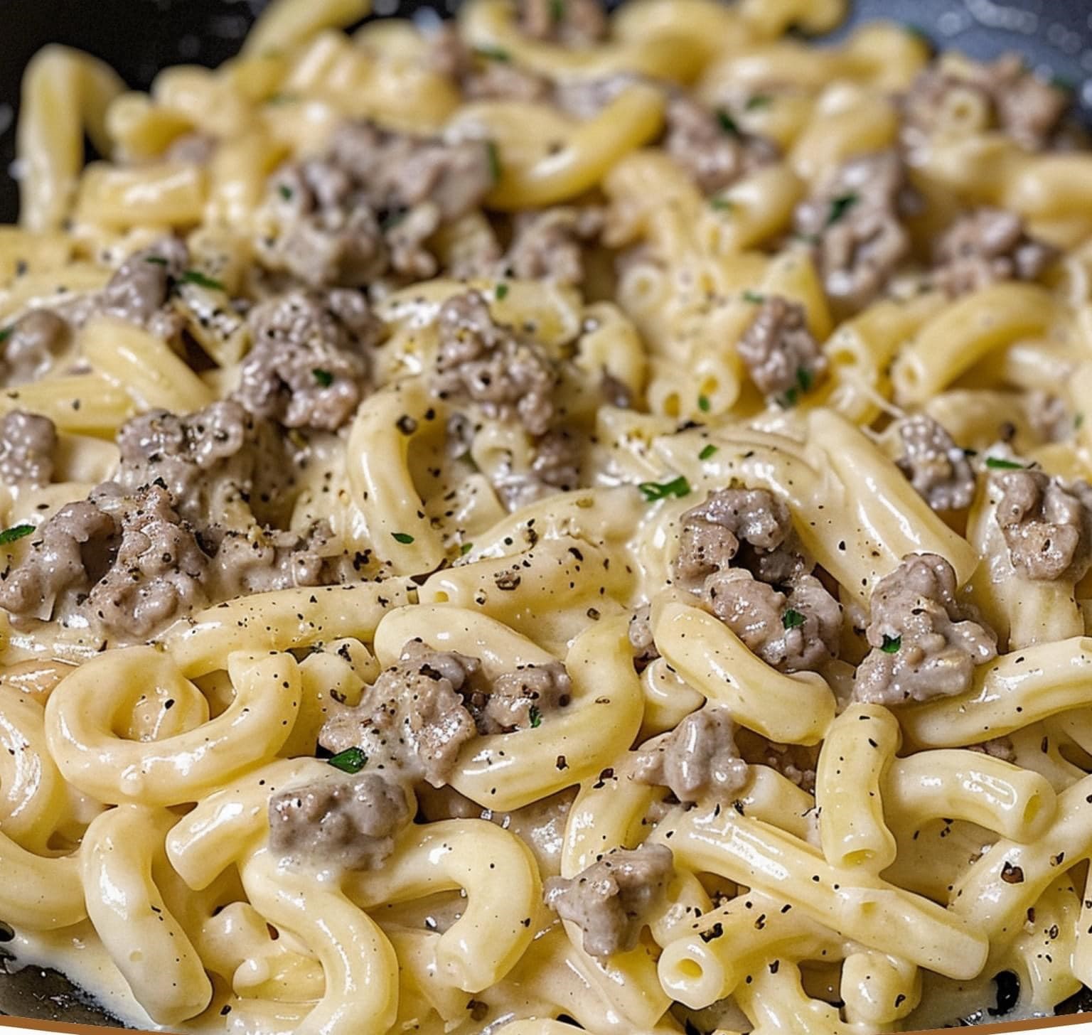 Creamy Garlic Parmesan Beef Fettuccine