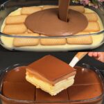 No-Bake Chocolate Custard Cookie Cake